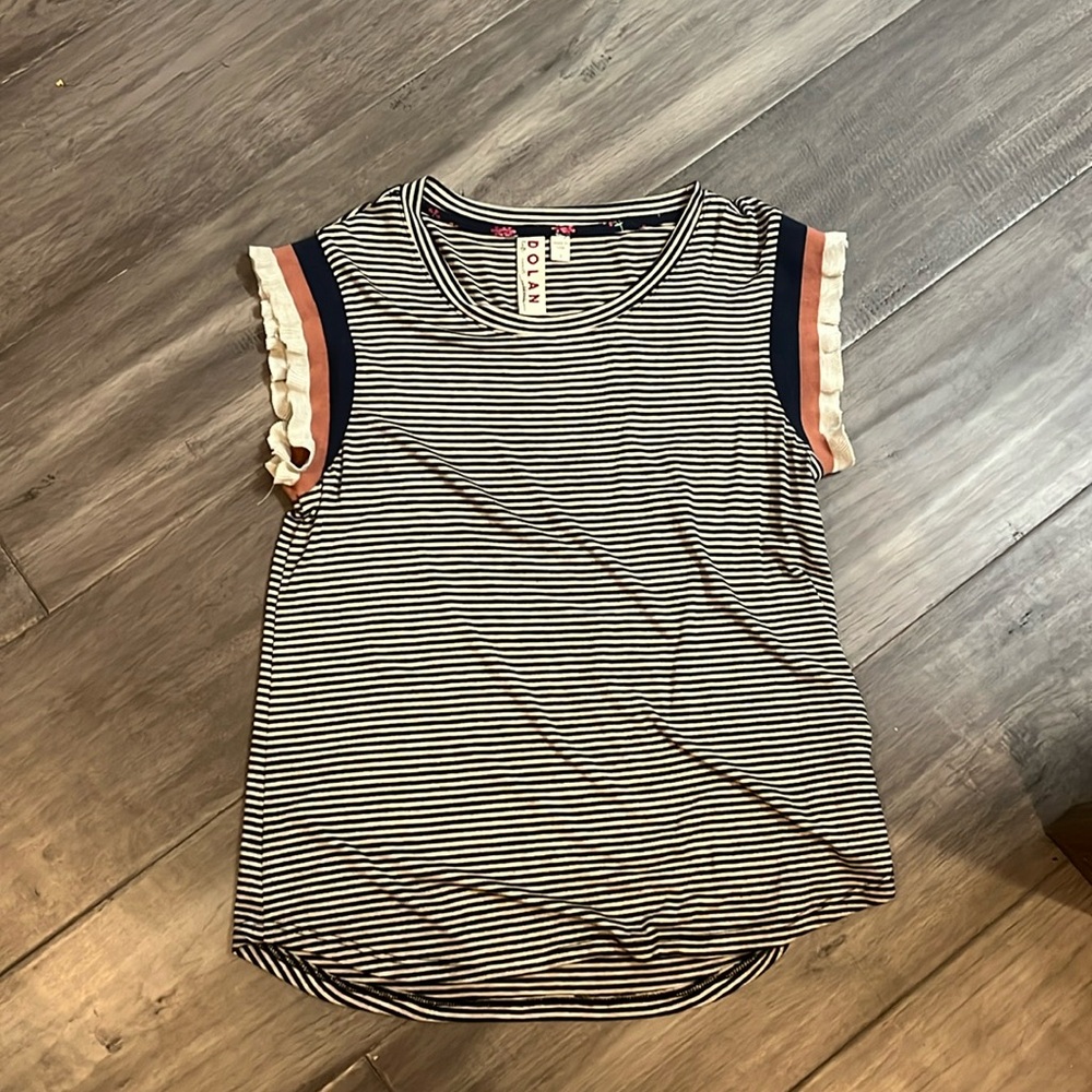 Anthropologie brand DOLAN top small